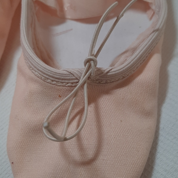 Child Capezio Sculpture ll Canvas Ballet Shoe - Picture 7 of 7